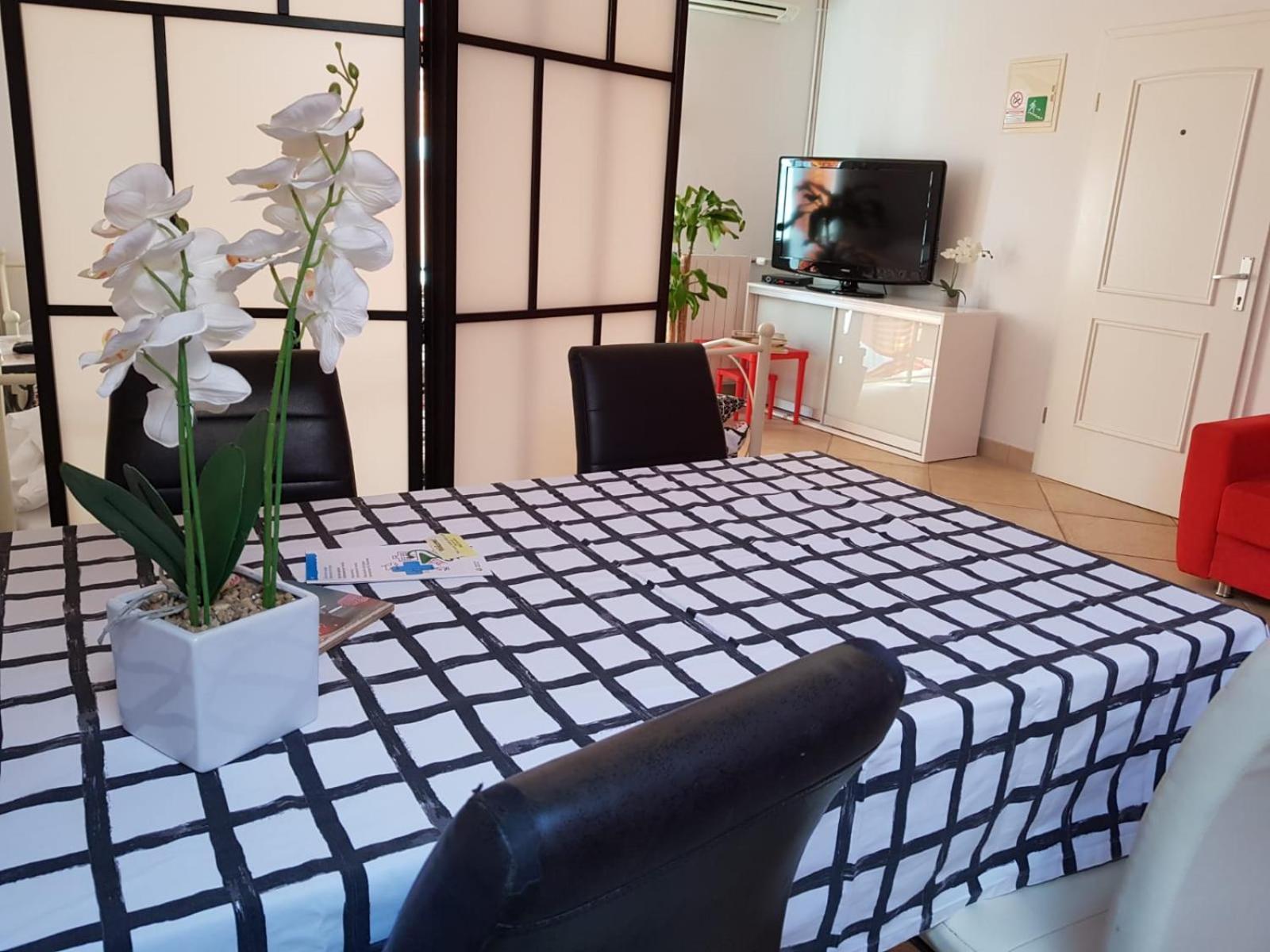 Trbovic Apartments Peaceful Stay With Free Parking, Pet-Friendly, And Bike Storage In Umag Eksteriør bilde