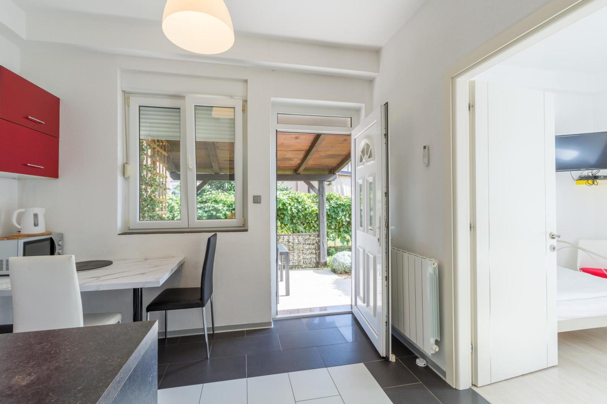 Trbovic Apartments Peaceful Stay With Free Parking, Pet-Friendly, And Bike Storage In Umag Eksteriør bilde