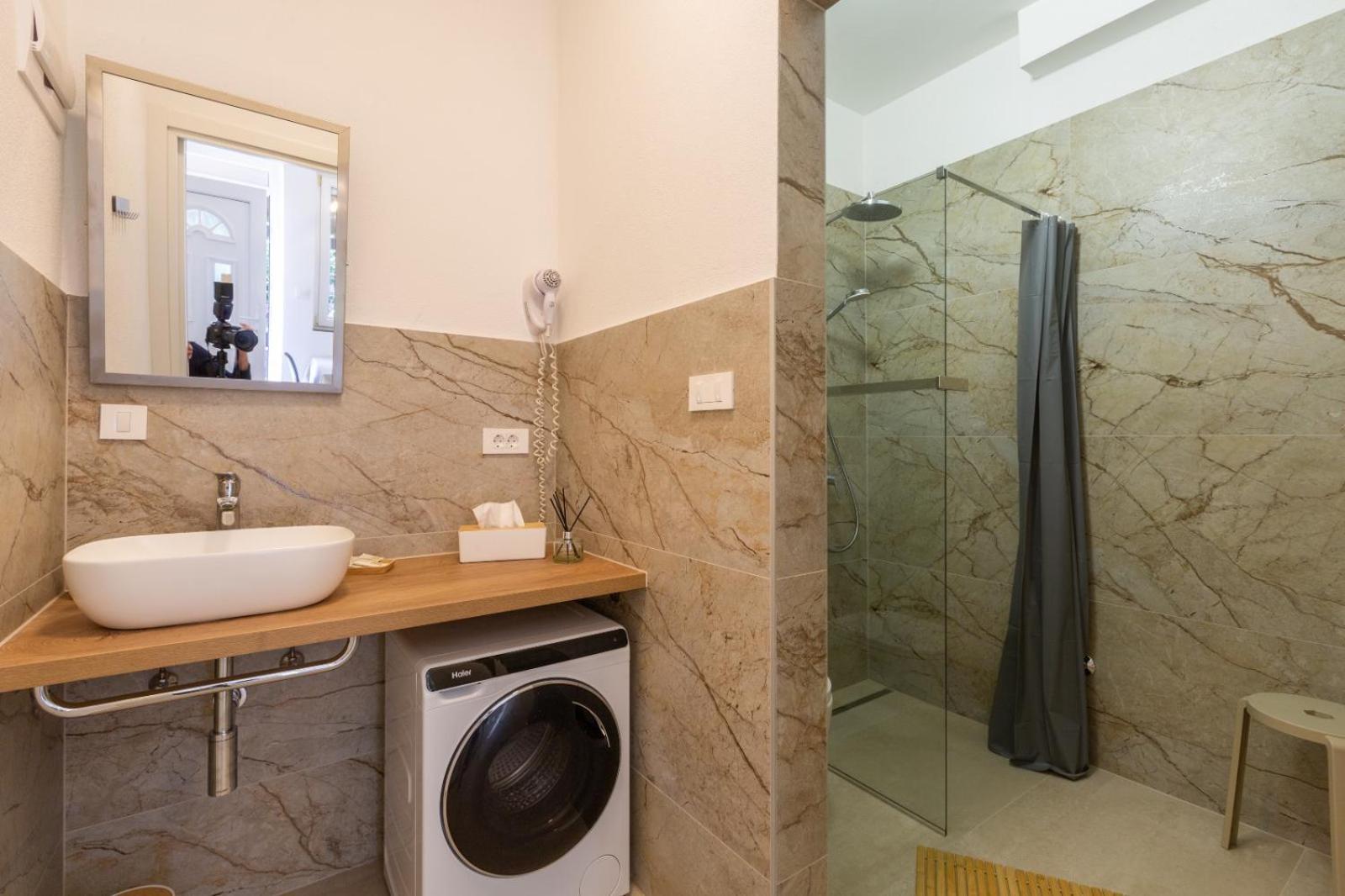 Trbovic Apartments Peaceful Stay With Free Parking, Pet-Friendly, And Bike Storage In Umag Eksteriør bilde
